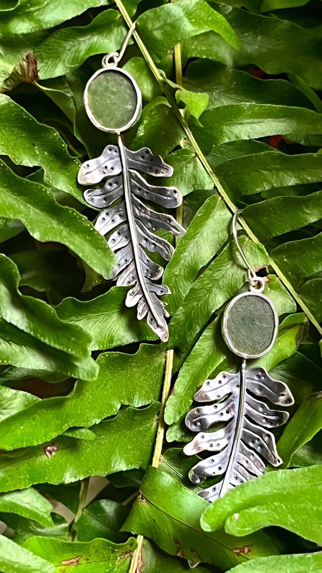 Aretes Helecho - Plata Esterlina con Nefrita (Jade Canadiense)