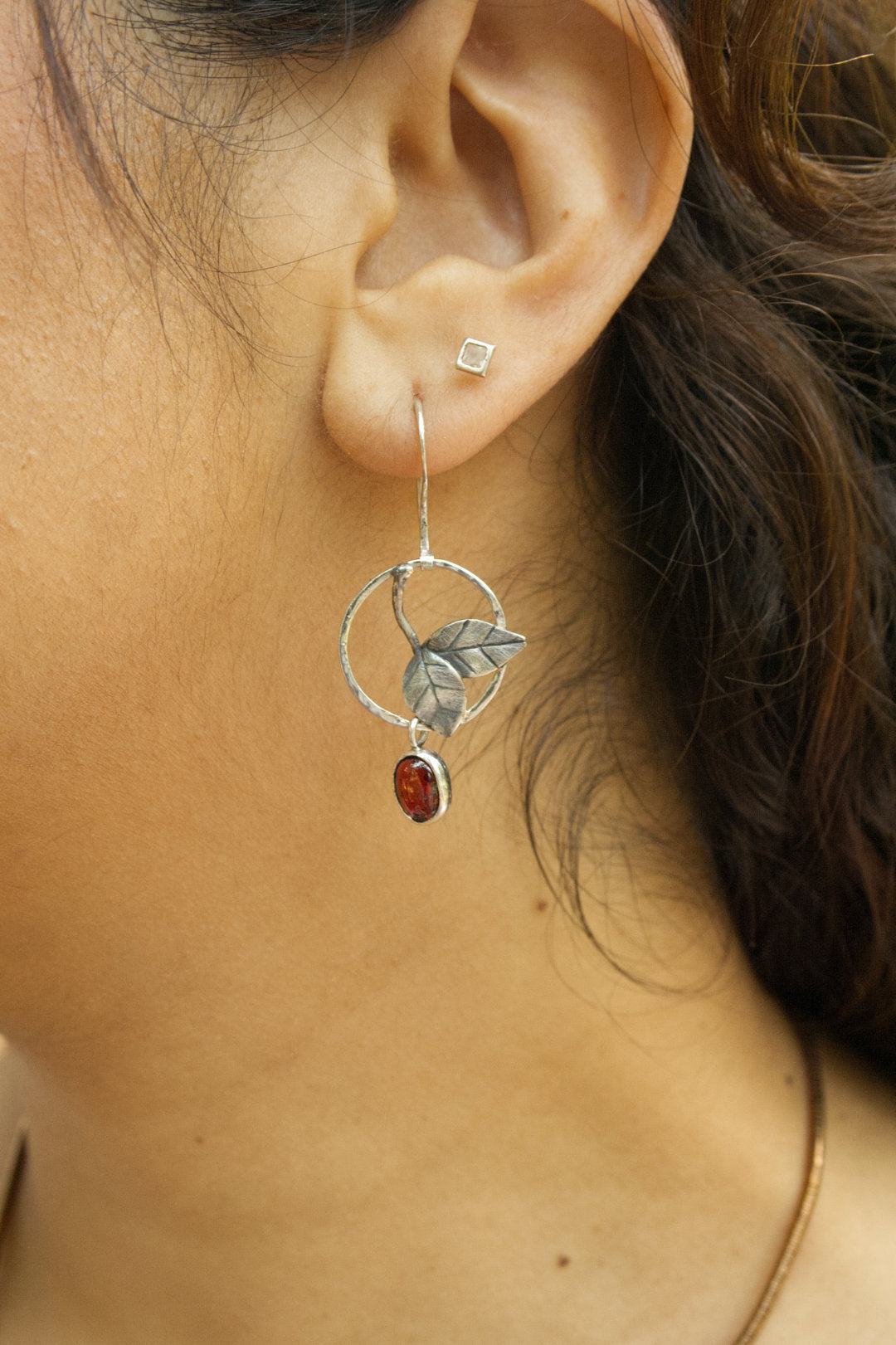 Aretes de plata con Granate Uva