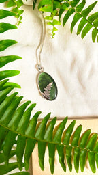 Dije "Helecho" Plata Esterlina y Nefrita (Jade canadiense)